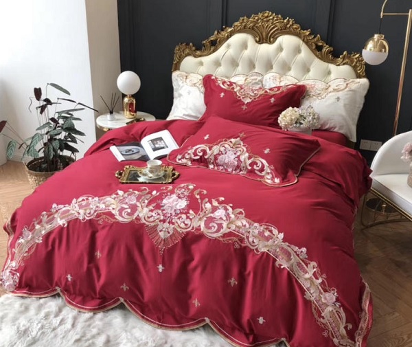 Chăn ga gối màu đỏ rượu vang vừa ấm áp, vừa sang trọng