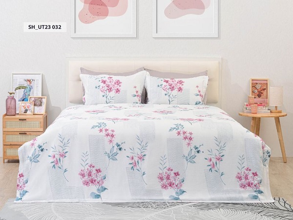Chăn Ga Gối Sông Hồng Urban UT23032 thanh lịch với tone màu trắng cùng họa tiết hoa lá sinh động