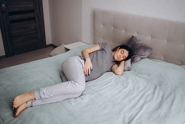 tư thế ngủ nghiêng