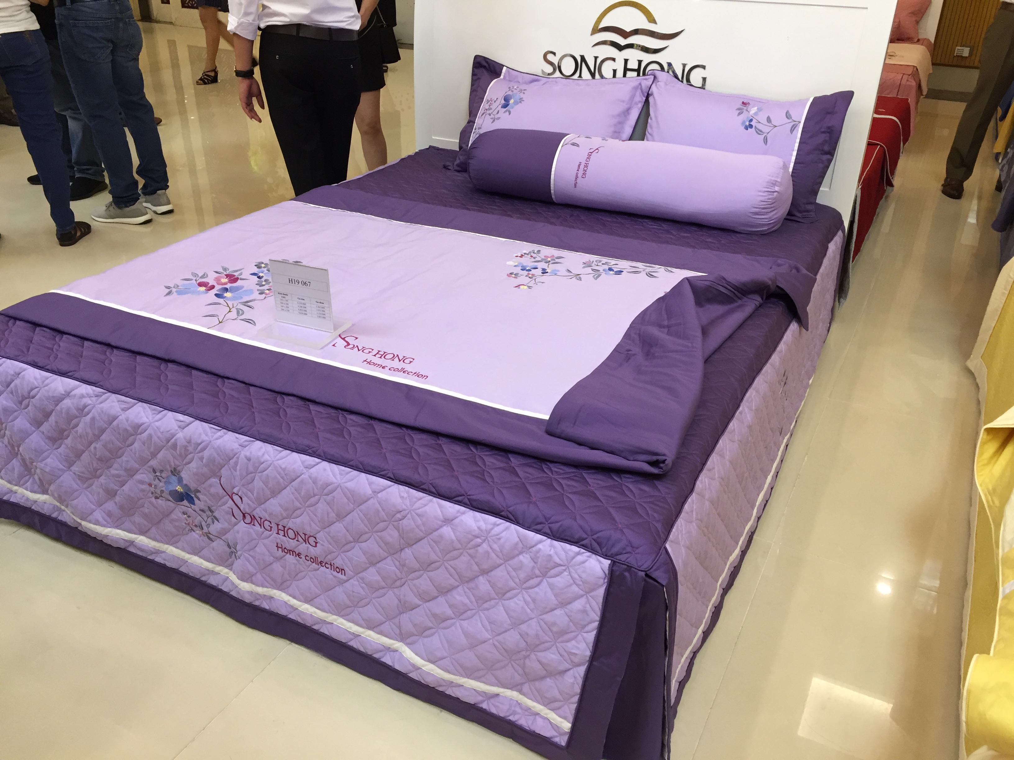 Sông Hồng trình làng bộ sưu tập chăn ga gối mùa cưới