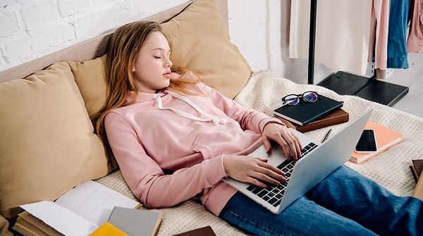 Thanh thiếu niên và giấc ngủ: Học sinh cần ngủ bao nhiêu là đủ?