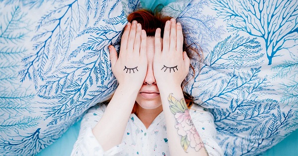 Khó ngủ nên làm gì? Các kỹ thuật chìm vào giấc ngủ hiệu quả