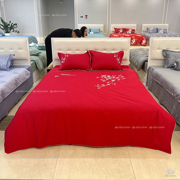 Chăn ga gối đệm cưới nên chọn màu gì hợp phòng thủy giúp vợ chồng luôn gắn kết?