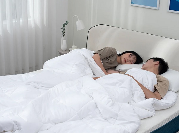 2 người nằm nên chọn kích thước chăn bao nhiêu để thoải mái nhất?