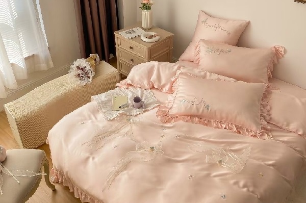 Chăn ga gối lụa có mát không? Có phù hợp sử dụng vào mùa hè không?